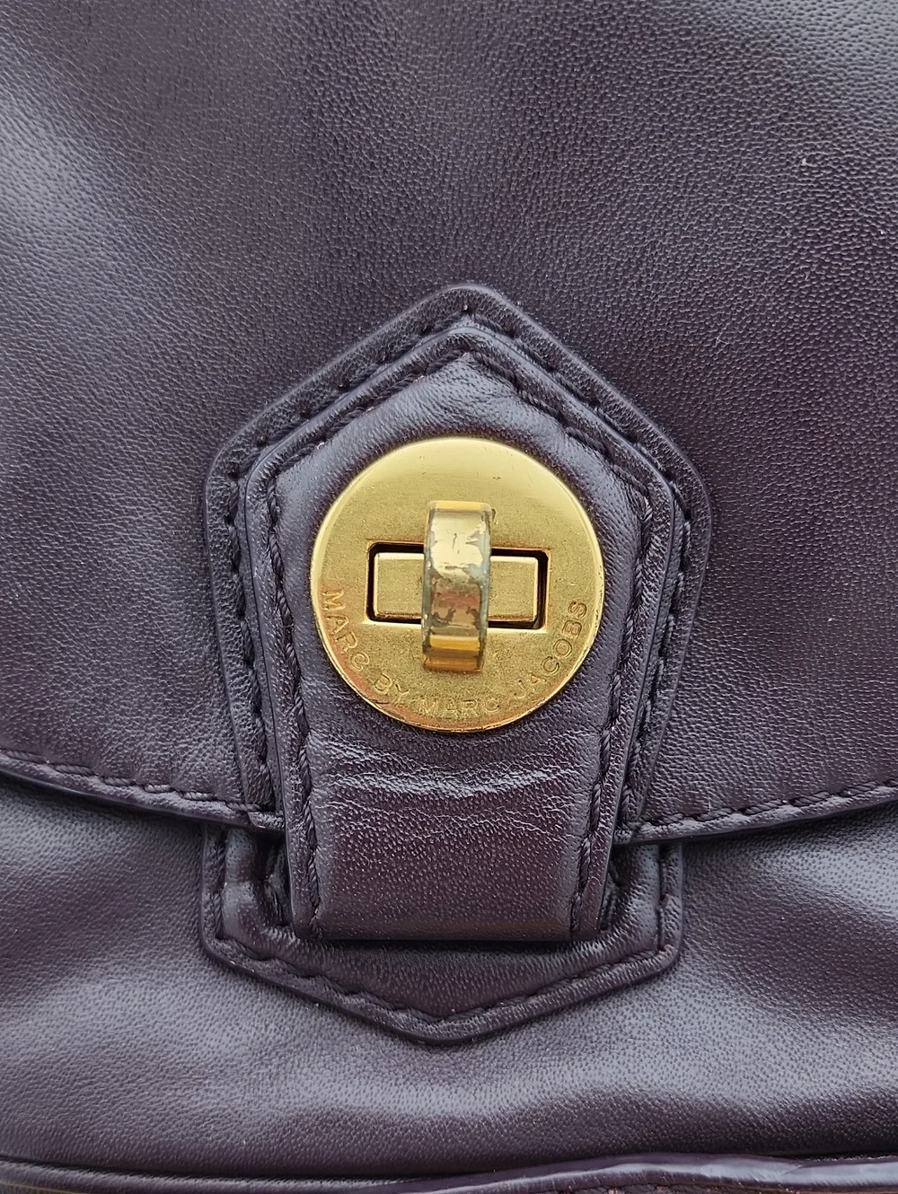 Marc Jacobs Leather Shoulder/crossbody Bag in Plum with Gold-Tone Hardware